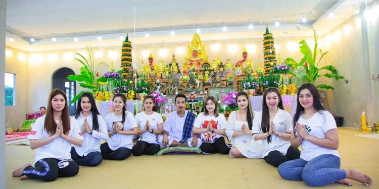 تھائی باشندے کی 8 بیگمات اور کسی میں کوئی لڑائی جھگڑا نہیں