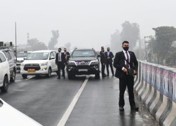 بھارتی پنجاب : کسانوں کا دبنگ احتجاج، مودی  20 منٹ تک مظاہرین میں پھنسے رہے