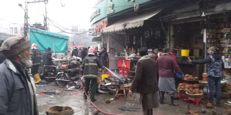 لاہور میں دہشت گردی، بم دھماکے میں 3 افراد جاں بحق