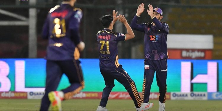 نسیم شاہ کی تباہ کن بالنگ،کراچی کنگزسنبھل نہ سکی