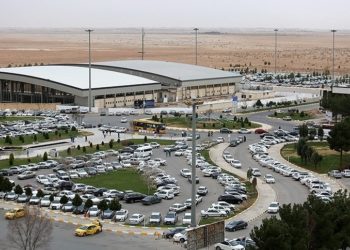 ایرانی طیارے کی مرکزی سڑک پر ہنگامی لینڈنگ