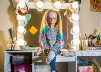 غیر معمولی جینیاتی بیماری سے متاثرہ یوٹیوبر اڈیلیا روس انتقال کرگئیں