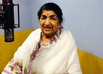 لتا منگیشکر 2 سال سے گھر سے نہیں نکلیں تو کورونا کیسے ؟