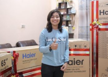 کرکٹر فاطمہ ثناء کے گھر خصوصی تحائف کی بھرمار