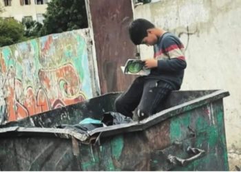 علم دوست شامی بچے کی تصویر وائرل