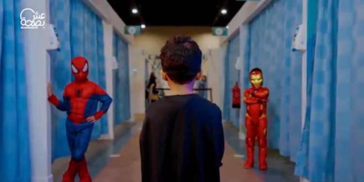 کم عمر بچوں کی ویکسی نیشن کے لیےمنفرد اور دلچسپ انتظامات