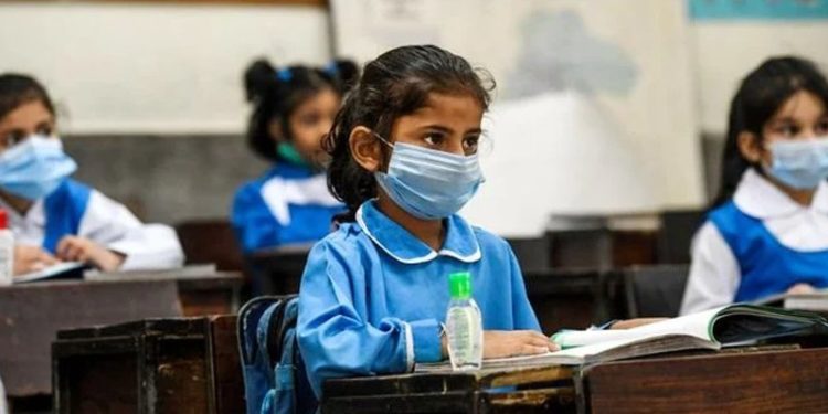 اومی کرون ویرینٹ: سندھ حکومت کا اسکولوں سے متعلق اہم فیصلے