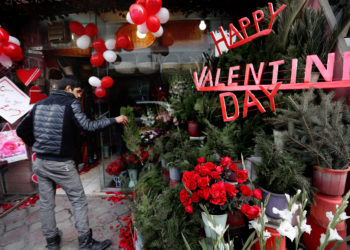 ویلنٹائن ڈے: پریمی جوڑوں تک محدود کیوں؟