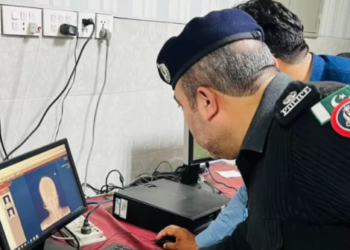 بیوی کے سر پر کیل جنات نے ٹھونکی ہے: شوہر کا دعویٰ