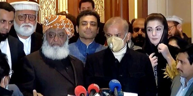 کیا اپوزیشن عدم اعتماد میں کامیاب ہوگی؟