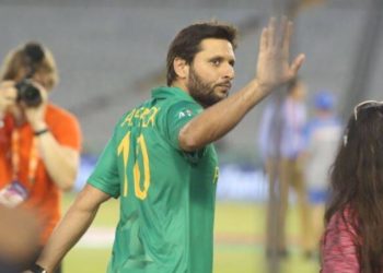 اب بھی دل آپ کو کھیلتے دیکھنا چاہتا ہے!!