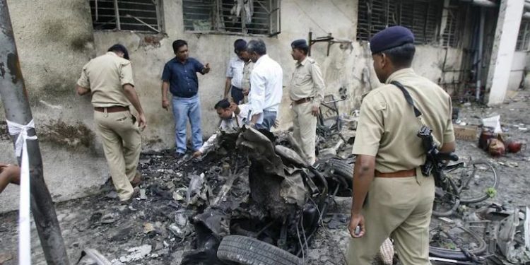 احمد آباد بم دھماکوں کا الزام، 38 مسلمانوں کو سزائے موت کا حکم