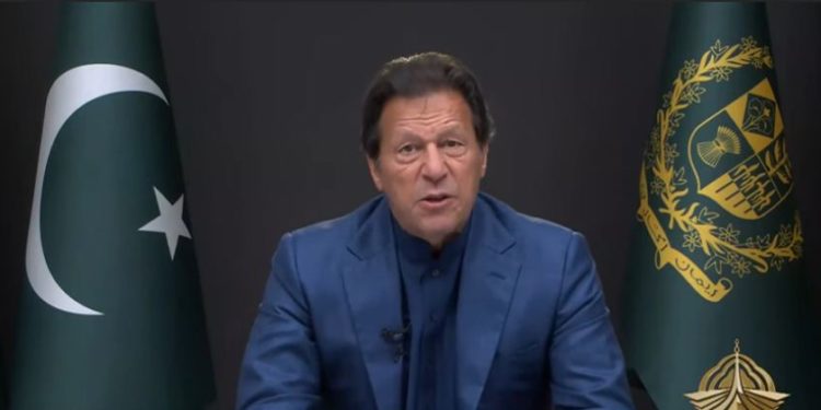 اپوزیشن کی یارکر پر وزیراعظم کا چھکا