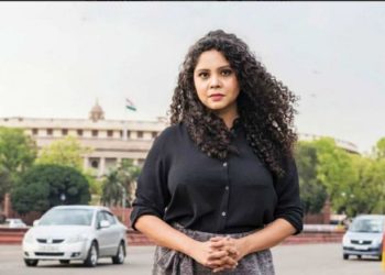 مودی حکومت پر تنقید کی سزا، کالم نگار رعنا ایوب کے بینک کھاتے منجمد