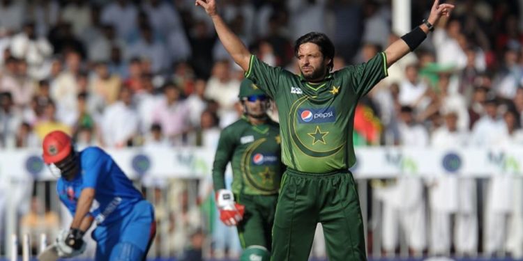 اب بھی دل آپ کو کھیلتے دیکھنا چاہتا ہے!!