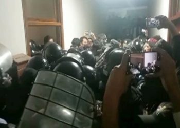 پارلیمنٹ لاجز میں آپریشن ، مولانا فضل الرحمان کا گرفتاری دینے کا اعلان
