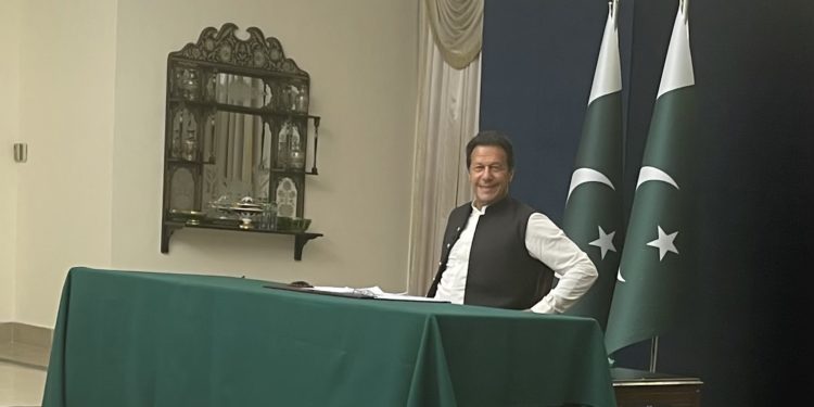 استعفعیٰ نہیں دوں گا، وزیراعظم عمران خان