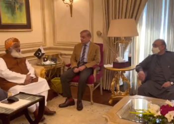 وزیر اعظم عمران خان کیخلاف تحریک عدم اعتماد جمع