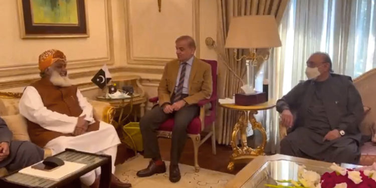 وزیر اعظم عمران خان کیخلاف تحریک عدم اعتماد جمع