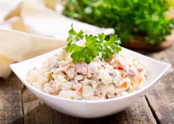 بھارتی ریسٹورنٹ نے اپنے مینو سے رشین سلاد کو ہٹادیا