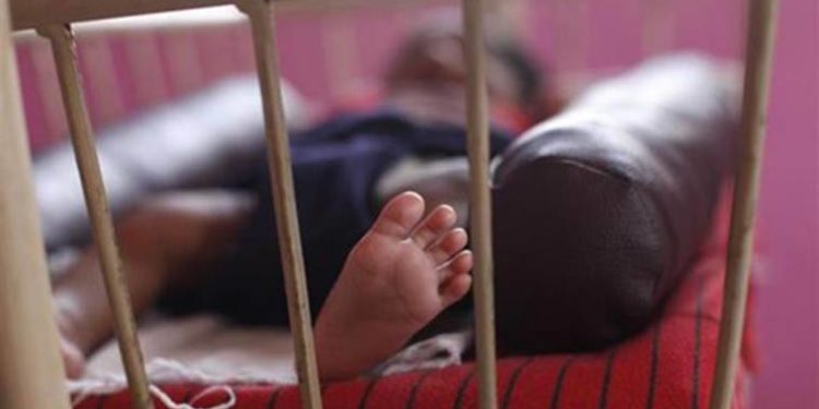لیاقت آباد میں  دو ماہ  کی بچی کے قتل کی پراسرار واردات