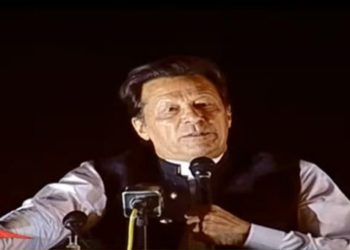 باہر سے بیٹھ کرحکومت گرانے کی سازش ہورہی ہے، وزیراعظم