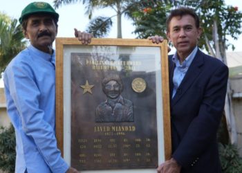 جاوید میانداد باضابطہ  طور پر پی سی بی ہال آف فیم کا حصہ بن گئے