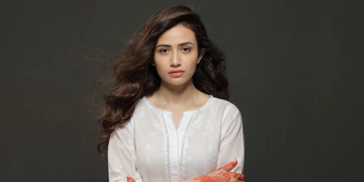 ثنا جاوید کے خلاف ماڈلز اور میک اپ آرٹسٹ کا مورچہ