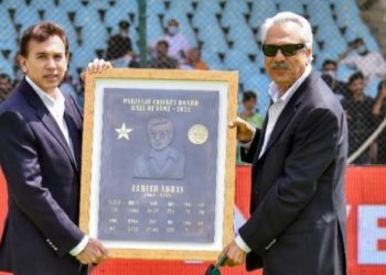 ظہیر عباس باضابطہ طور پر پی سی بی ہال آف فیم میں شامل ہوگئے