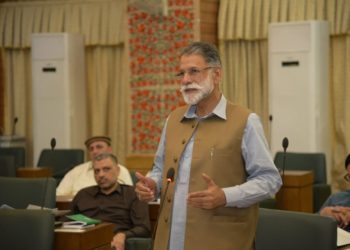 وزیراعظم آزاد کشمیر  نے 5 وزرا کوبرطرف کردیا