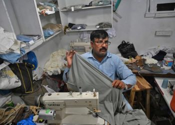 درزی کی دکان پر ڈکیتی، مسلح ملزمان عید کے کپڑے لوٹ کر فرار