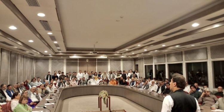 پی ٹی آئی ارکان قومی اسمبلی کا استعفے دینے کا اعلان