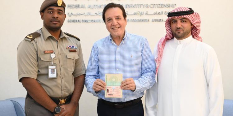 جاوید شیخ کے لیے متحدہ عرب امارات کا گولڈن ویزا