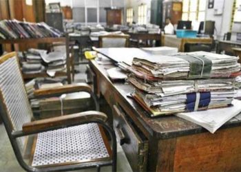 سرکاری دفاتر میں ہفتے میں 2 کے بجائے اب ایک تعطیل