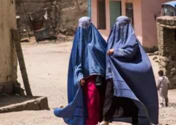 افغانستان میں خواتین کو عوامی مقامات پر برقعہ پہننے کا حکم