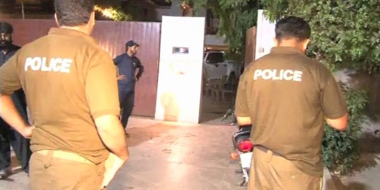 سندھ میں دفعہ 144، لاہور میں پولیس اہلکار شہید، ملک بھر میں چھاپے