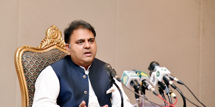 دانستہ طور پر پاکستان کا دیوالیہ کیا جارہا ہے، فواد چوہدری