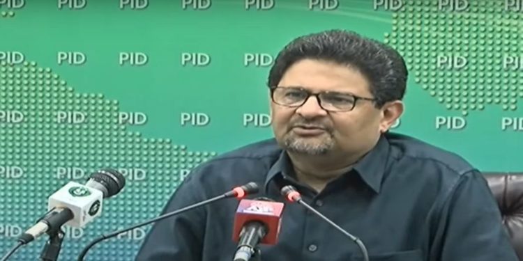 پیٹرولیم مصنوعات کی قیمتوں میں اضافہ کا کوئی ارادہ نہیں،مفتاح اسماعیل