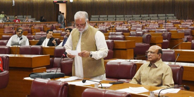 عمران خان کے بیانات پر قومی اسمبلی میں مذمتی قرارداد منظور