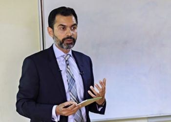 حکومت کا رضا باقر کی مدت ملازمت میں توسیع نہ دینے کا فیصلہ