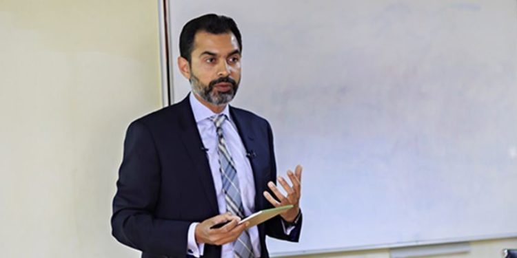 حکومت کا رضا باقر کی مدت ملازمت میں توسیع نہ دینے کا فیصلہ