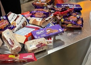 حکومت نے کسٹم حکام کو مسافروں کی اشیا ضبط کرنے سے روک دیا