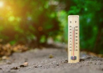 کراچی میں سورج اور آنکھیں دکھائے گا