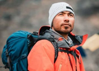 سرباز خان دنیا کی 10 بلند ترین چوٹیاں سر کرنے والے پہلے پاکستانی