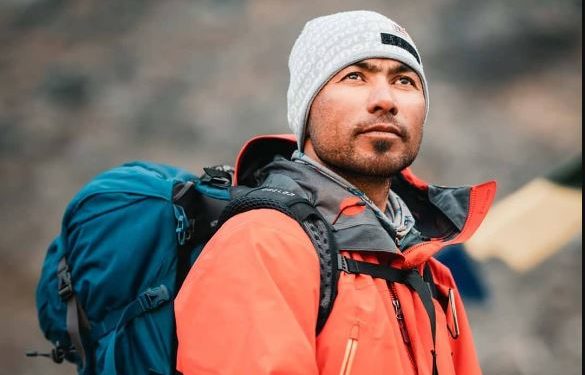 سرباز خان دنیا کی 10 بلند ترین چوٹیاں سر کرنے والے پہلے پاکستانی