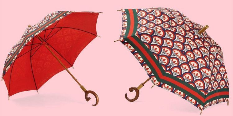 گوچی کی لاکھوں کی چھتری لیکن پھر بھی کسی کام کی نہیں