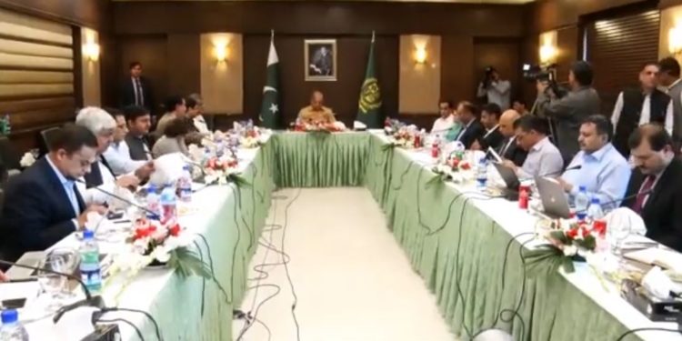 ملک بھر میں کیوں لوڈ شیڈنگ ہورہی ہے؟ وزیراعظم برہم