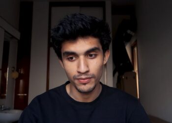 معروف وی لاگر عبداللہ خٹک ٹریفک حادثے میں جاں بحق