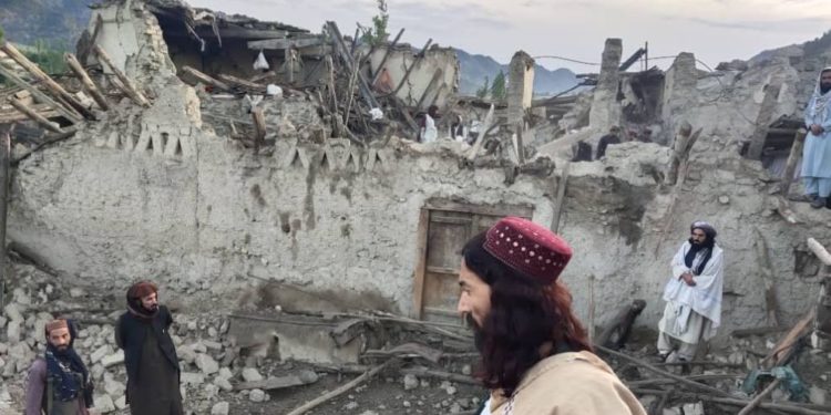 افغانستان میں زلزلے سے تباہی، وزیراعظم کا اظہار افسوس