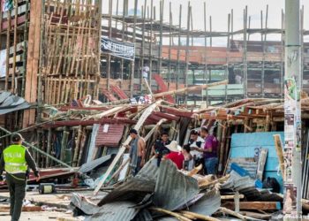 کولمبیا: بل فائٹنگ کے دوران اسٹینڈ گر گیا، 7 افراد ہلاک 350 زخمی